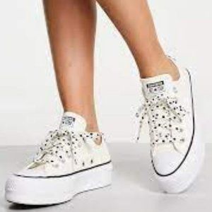 Converse Chuck Taylor All Star OX Platform. Brand New. Womens Size: 6.5 - 10.